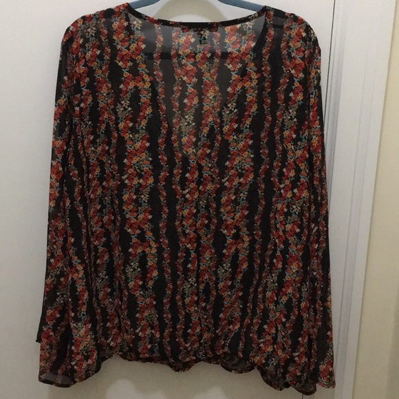 Derek Heart 2X floral pattern long bell sleeve - Picture 5 of 6